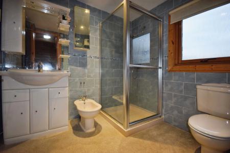 3 bedroom Log Cabin for sale in Kenwick Woods, Louth, LN11