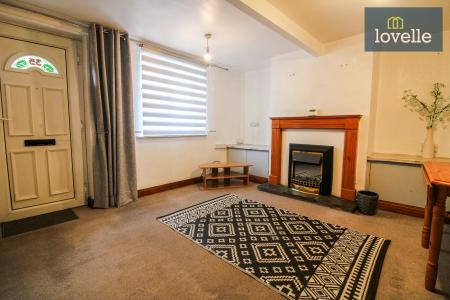 2 bedroom Terraced House for sale in Leakes Row, Louth, LN11
