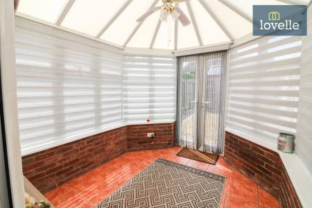 2 bedroom Terraced House for sale in Leakes Row, Louth, LN11