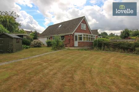 4 bedroom Bungalow for sale in Linda Crescent, Louth, LN11