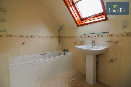 4 bedroom Bungalow for sale in Linda Crescent, Louth, LN11