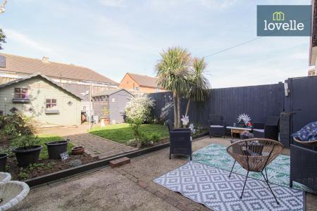 4 bedroom Terraced House for sale in Little Coates Road, Grimsby, DN34