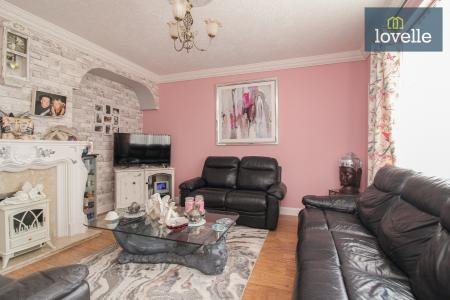 4 bedroom Terraced House for sale in Little Coates Road, Grimsby, DN34