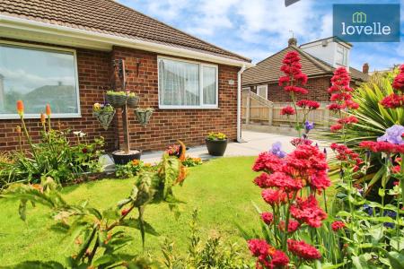 2 bedroom Semi-detached bungalow for sale in Longfield Road, Grimsby, DN34