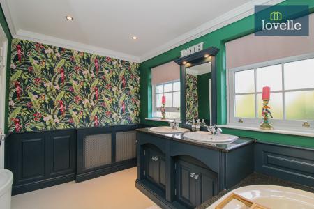 4 bedroom Detached house for sale in Main Road, Ashby Cum Fenby, DN37