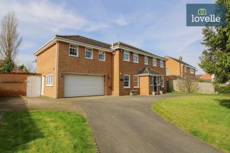 4 bedroom Detached house for sale in Main Road, Ashby Cum Fenby, DN37