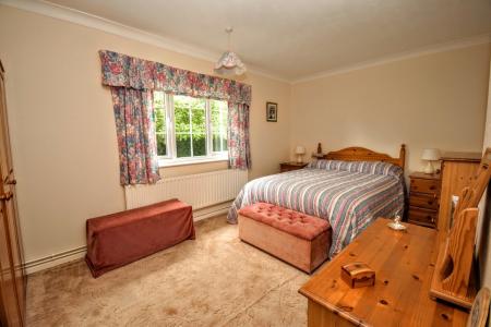 3 bedroom Detached house for sale in Main Road, Gayton Top, LN13