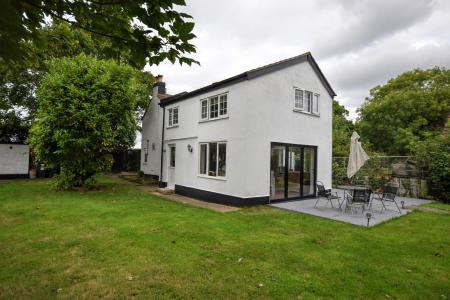 4 bedroom Detached house for sale in Main Road, Saltfleetby, LN11