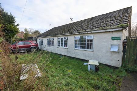 4 bedroom Detached bungalow for sale in Main Road, Gayton Le Marsh, LN13