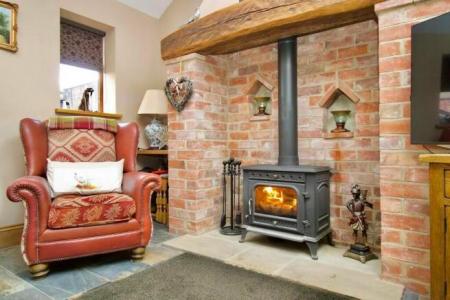 4 bedroom Detached house for sale in Main Road, Grainthorpe, LN11