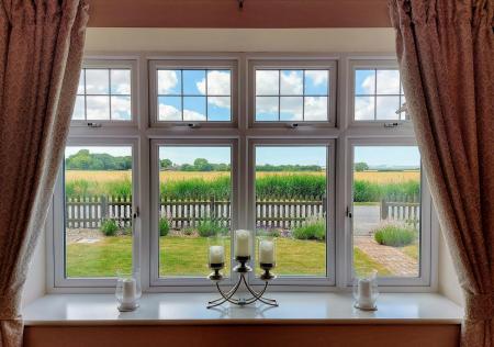 4 bedroom Detached house for sale in Main Road, Grainthorpe, LN11