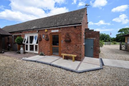 4 bedroom Detached house for sale in Main Road, Grainthorpe, LN11