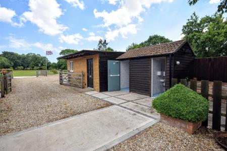 4 bedroom Detached house for sale in Main Road, Grainthorpe, LN11