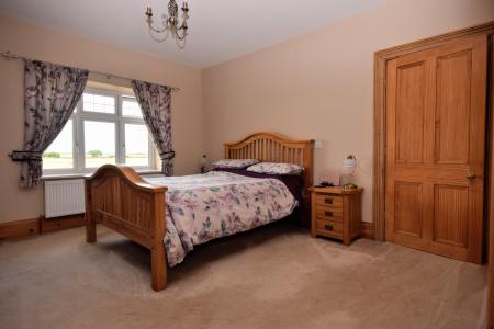 4 bedroom Detached house for sale in Main Road, Grainthorpe, LN11