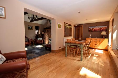 4 bedroom Detached house for sale in Main Road, Grainthorpe, LN11