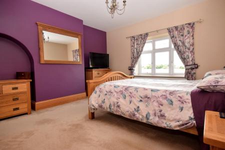 4 bedroom Detached house for sale in Main Road, Grainthorpe, LN11