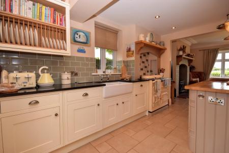 4 bedroom Detached house for sale in Main Road, Grainthorpe, LN11