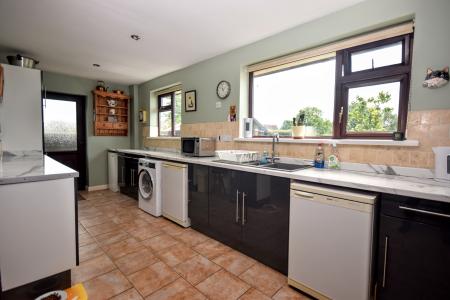 2 bedroom Detached bungalow for sale in Main Street, Gayton Le Marsh, LN13