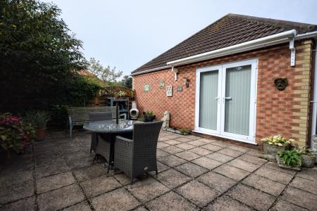 3 bedroom Detached bungalow for sale in Manor Park, Legbourne, LN11
