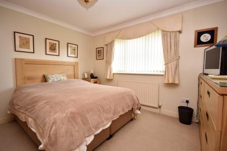 3 bedroom Detached bungalow for sale in Manor Park, Legbourne, LN11