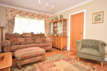 3 bedroom Detached bungalow for sale in Manor Park, Legbourne, LN11