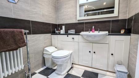 3 bedroom Detached bungalow for sale in Mill Lane, Legbourne, LN11