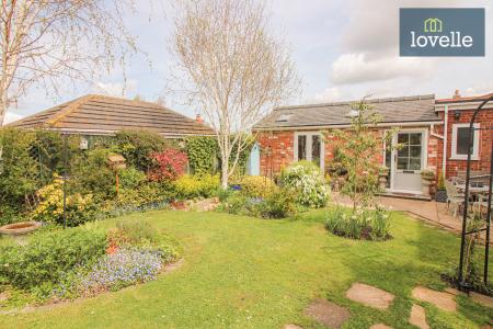 2 bedroom Semi-detached house for sale in Mount Pleasant, Louth, LN11