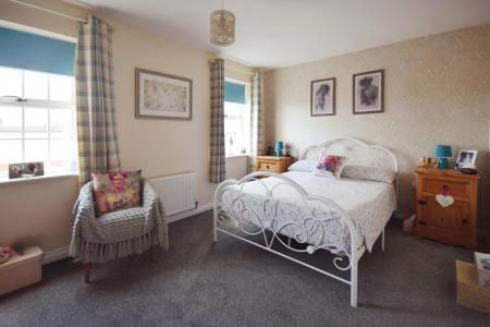 3 bedroom Town house for sale in Newbridge Hill, Louth, LN11