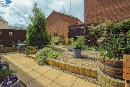 3 bedroom Town house for sale in Newbridge Hill, Louth, LN11