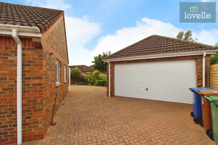 3 bedroom Detached bungalow for sale in Nunnerley Place, Waltham, DN37