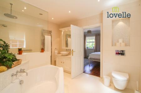 4 bedroom Detached house for sale in Old Main Road, Barnoldby Le Beck, DN37