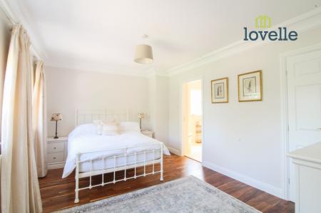 4 bedroom Detached house for sale in Old Main Road, Barnoldby Le Beck, DN37