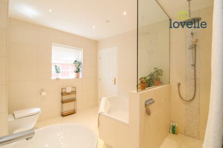 4 bedroom Detached house for sale in Old Main Road, Barnoldby Le Beck, DN37