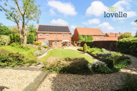 4 bedroom Detached house for sale in Old Main Road, Barnoldby Le Beck, DN37