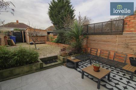 4 bedroom Town house for sale in Park Avenue, Grimsby, DN32