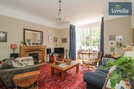 6 bedroom Semi-detached house for sale in Park Drive, Grimsby, DN32