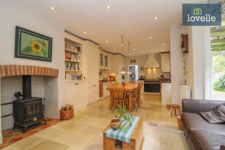 6 bedroom Semi-detached house for sale in Park Drive, Grimsby, DN32