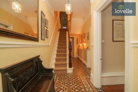 6 bedroom Semi-detached house for sale in Park Drive, Grimsby, DN32