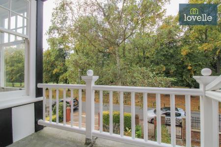 6 bedroom Semi-detached house for sale in Park Drive, Grimsby, DN32