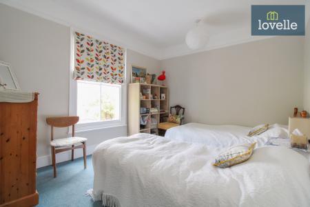 6 bedroom Semi-detached house for sale in Park Drive, Grimsby, DN32