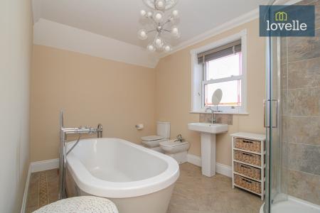 5 bedroom Detached house for sale in Post Office Lane, Ashby Cum Fenby, DN37