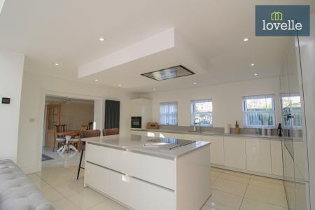 5 bedroom Detached house for sale in Post Office Lane, Ashby Cum Fenby, DN37