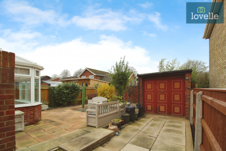 2 bedroom Semi-detached bungalow for sale in Raithby Avenue, Keelby, DN41
