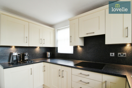 2 bedroom Semi-detached bungalow for sale in Raithby Avenue, Keelby, DN41