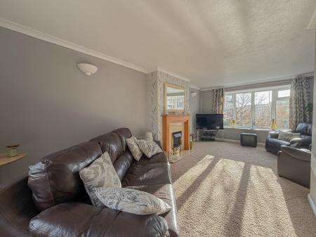 3 bedroom Semi-detached house for sale in Riby Court, Holton-le-Clay, DN36