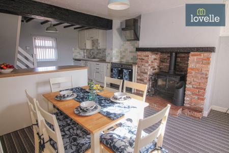 4 bedroom Detached house for sale in Saddleback Road, South Cockerington, LN11