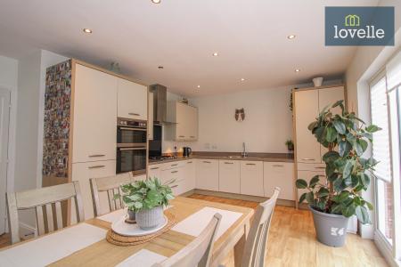 4 bedroom Detached house for sale in Sheldon Road, Scartho Top, Grimsby, DN33