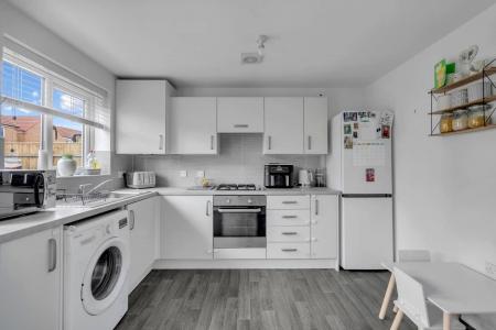 3 bedroom Semi-detached house for sale in Sidings Road, Grimsby, DN31