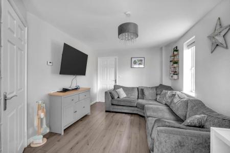 3 bedroom Semi-detached house for sale in Sidings Road, Grimsby, DN31