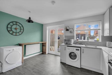 3 bedroom Semi-detached house for sale in Sidings Road, Grimsby, DN31